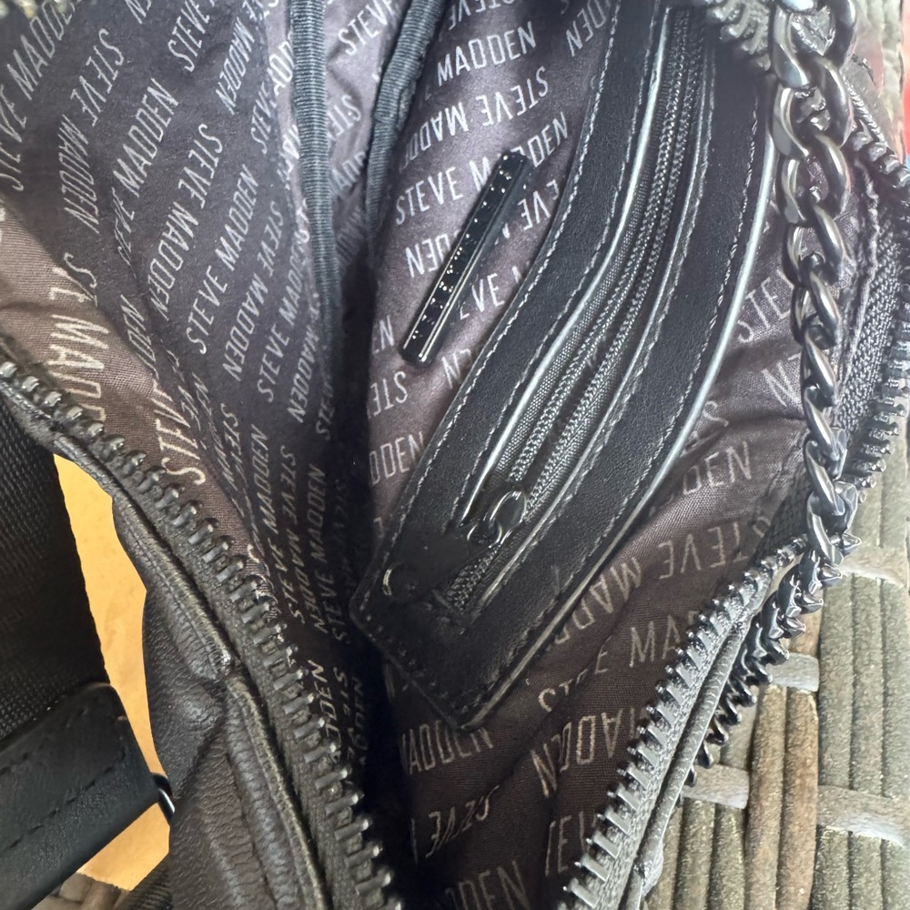 STEVE MADDEN BTAMELA QUILTED CROSSBODY BAG  NWOT - Picture 10 of 16